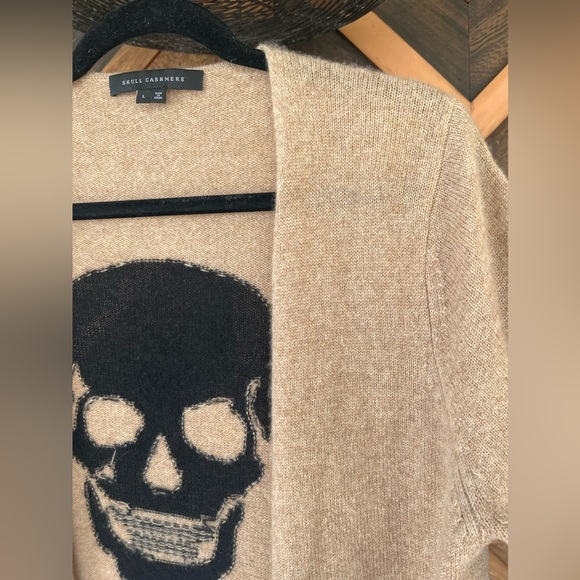 360 Cashmere Camel Skull Print Sweater size Large - Picture 10 of 10
